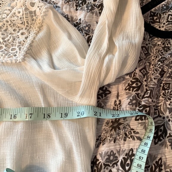 St John’s Bay Office wear or formal cream color tunic with lace Size Lar… - Picture 10 of 10